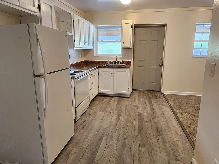 408 Lewis Rd — Photo 16