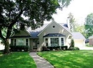 32150 Arlington Dr, Beverly Hills, MI 48025