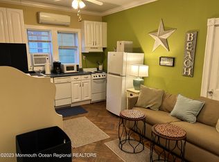 33 Broadway Ave APT 2B, Ocean Grove, NJ 07756