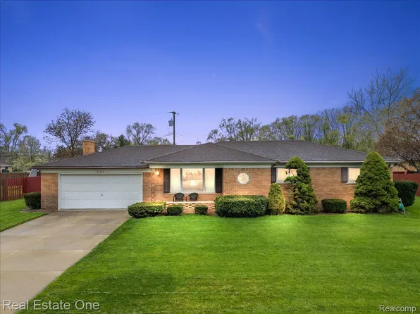 53223 Starlite Dr, Shelby Township, MI 48316