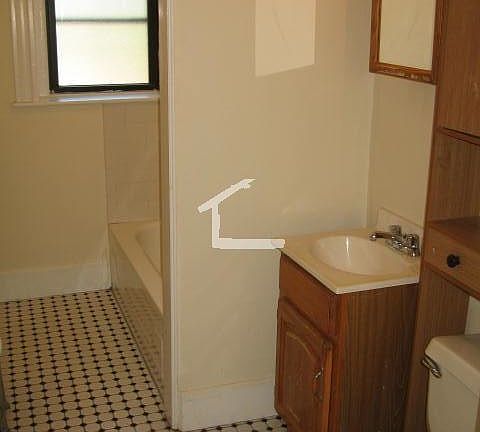 5th image of 204 Hemenway St #Jc12