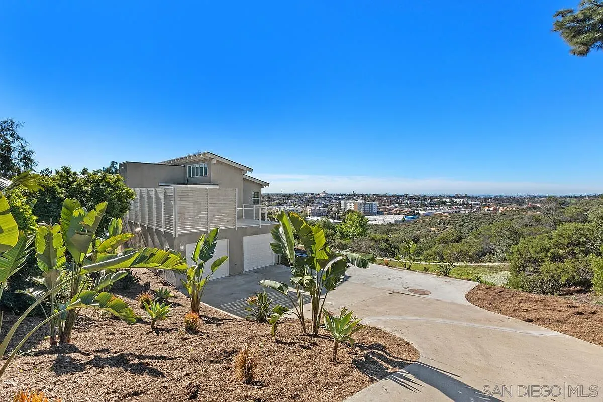 4 bed, 3.5 bath, 2526 sqft, $8,450 — Photo 1
