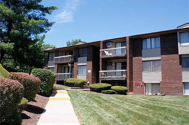 1st image of 202 Country Club Ln #202