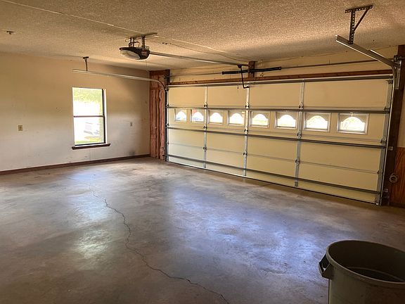 5th image of 6050 Millwood Rd
