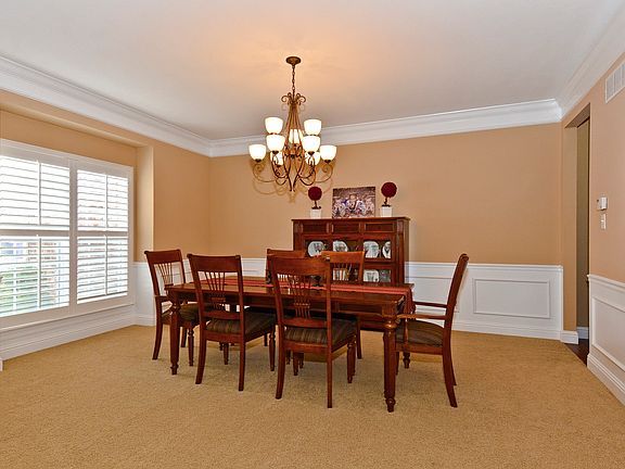 4th image of 7 Woodcliff Heights Ct