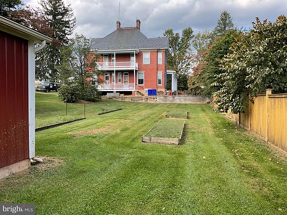 4th image of 308 E Main St