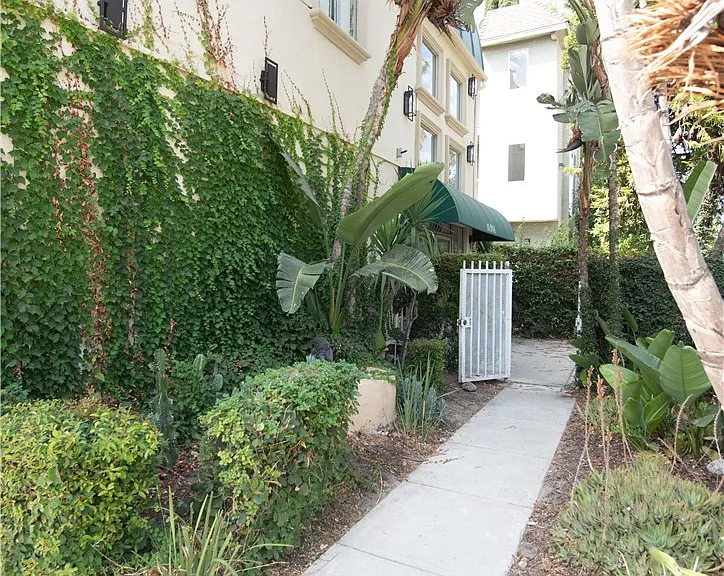 10900 Blix St #14 — Photo 15