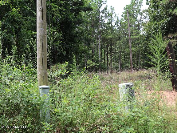 3rd image of Sulphur Springs Rd