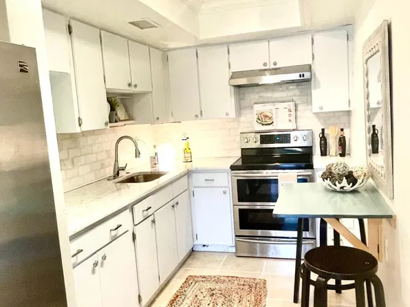 7801 11th St N #300, Saint Petersburg, FL 33702
