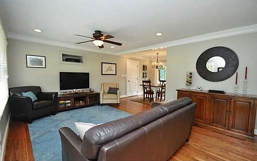 4th image of 1467 Spruce Dr SE