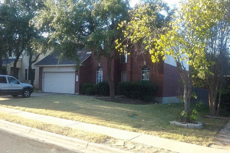 1st image of 1613 Abbey Ln
