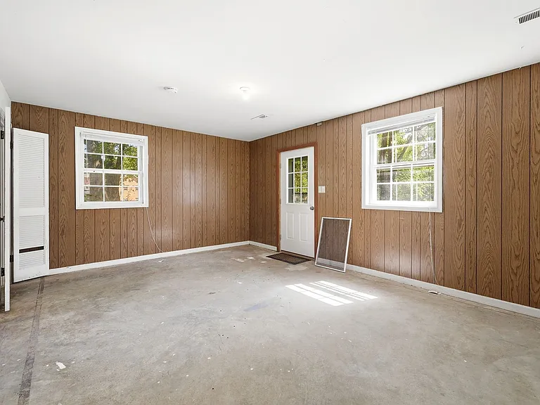 5757 Heards Mountain Rd — Photo 32