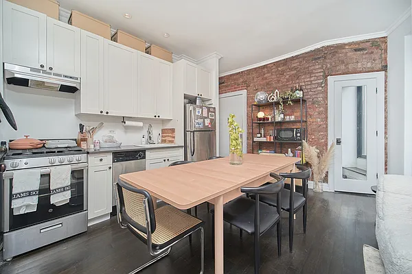 Rented by Living New York | media 11