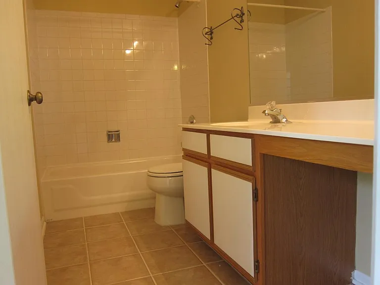 13908 S Oakdale Ct — Photo 11