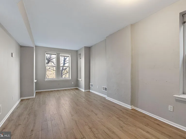 827 N Jackson St #2 — Photo 6