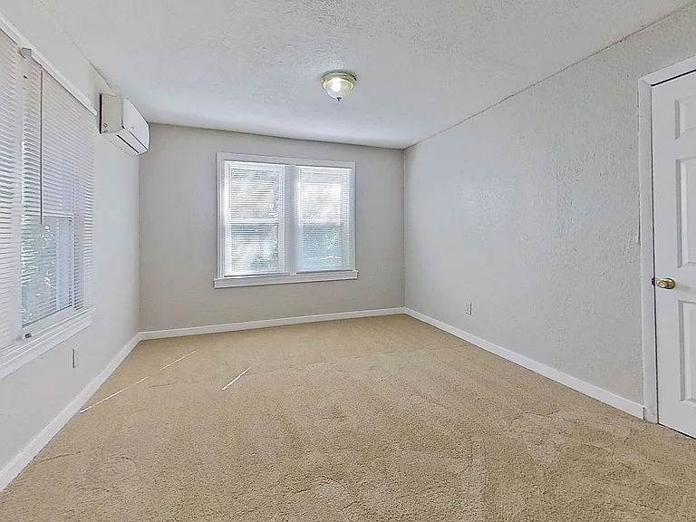 54 W 27th St — Photo 19
