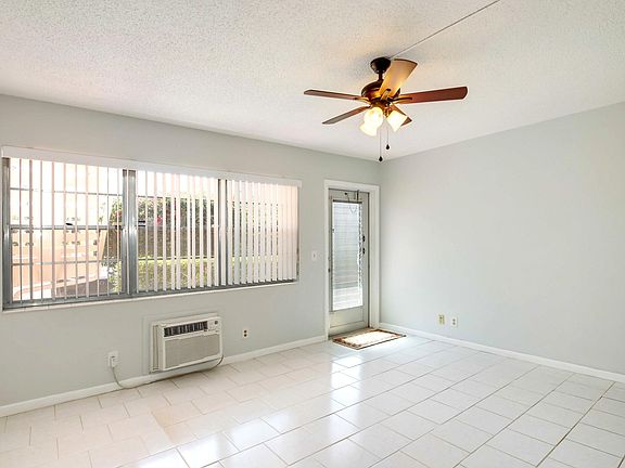 3rd image of 115 Windsor F
