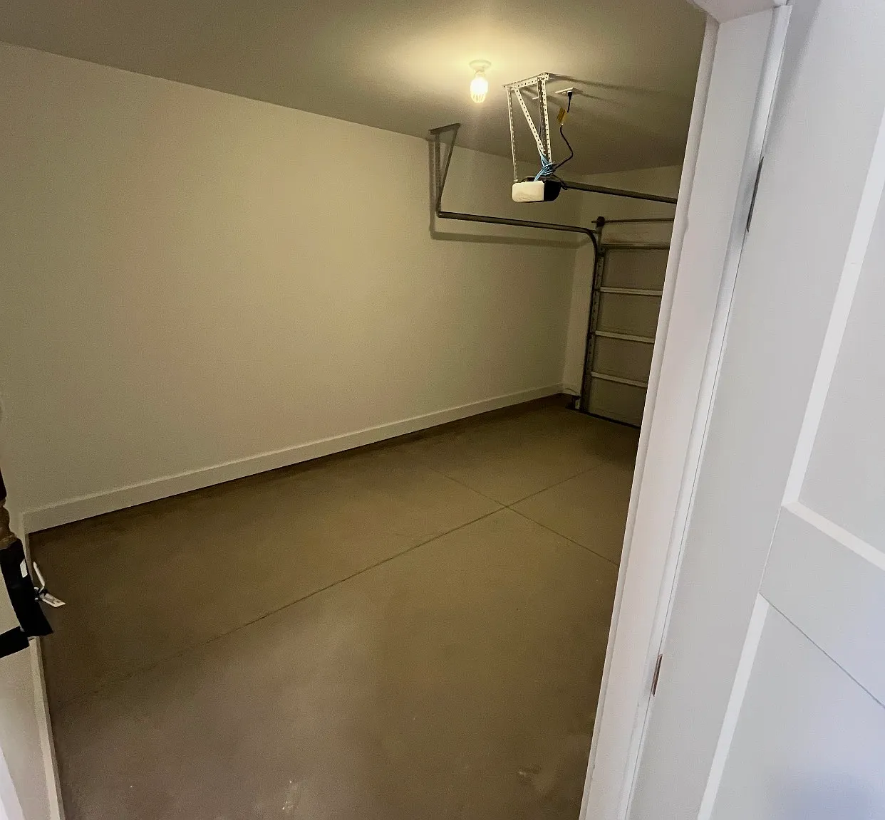 3 bed, 2.5 bath, 1616 sqft, $1,850 — Photo 3