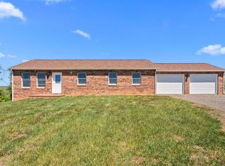 560 Baltimore Rd, Hillsville, VA 24343