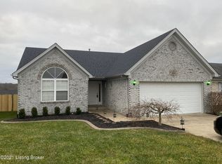 8808 Wisdom Ln, Louisville, KY 40229