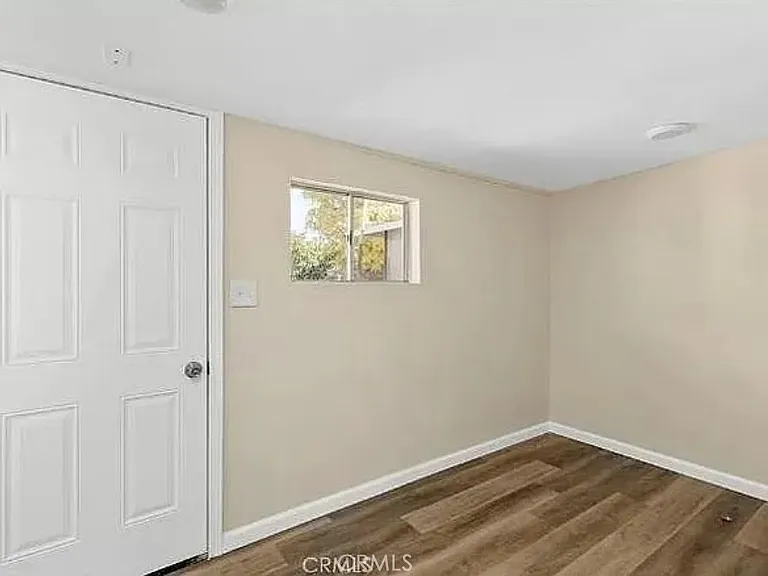 621 S Mistletoe Ave — Photo 3