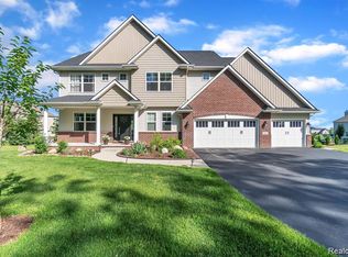 9857 Dartmouth Rd, Clarkston, MI 48348