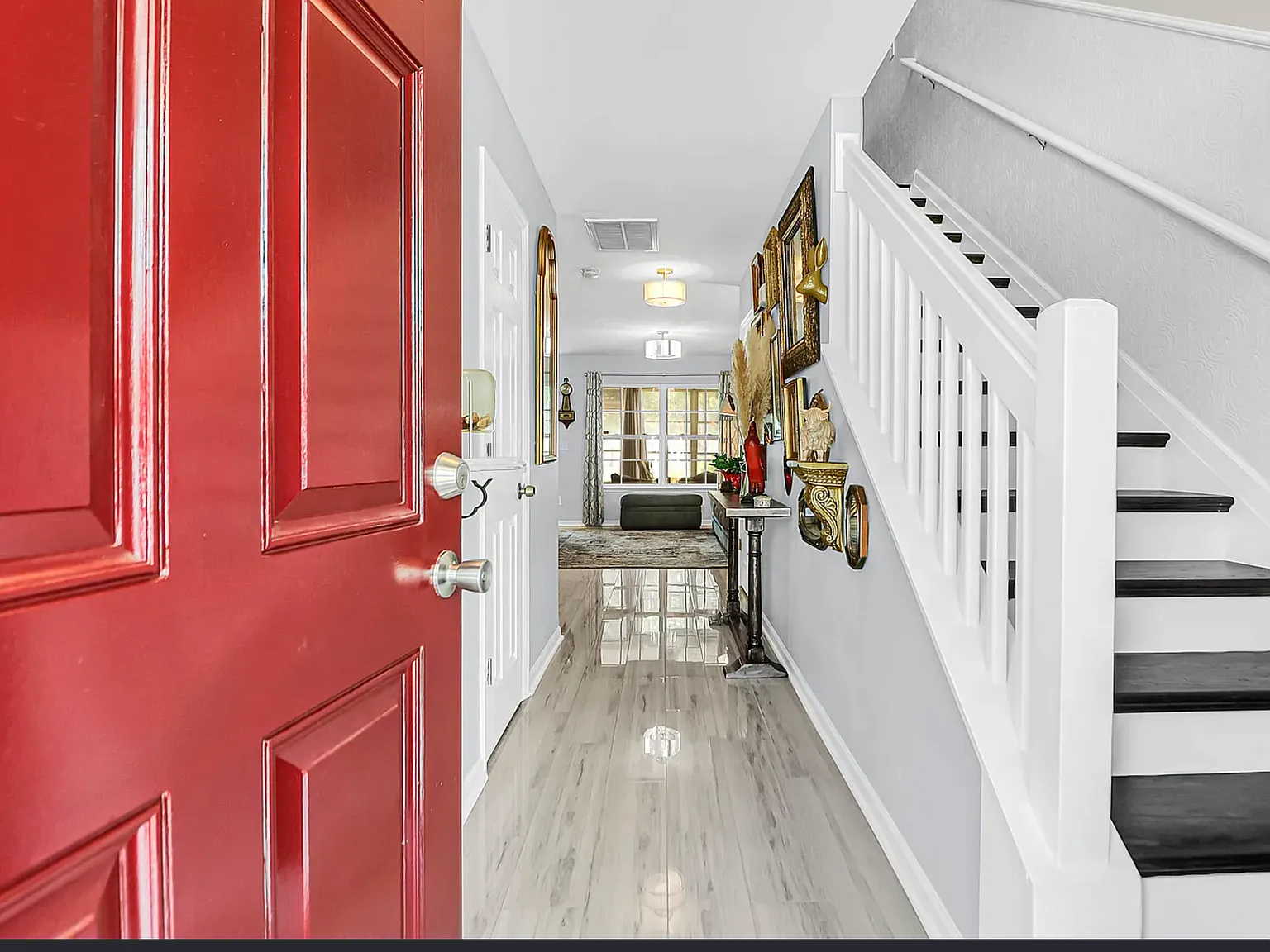 2 bed, 1300 sqft, $2,399 — Photo 3