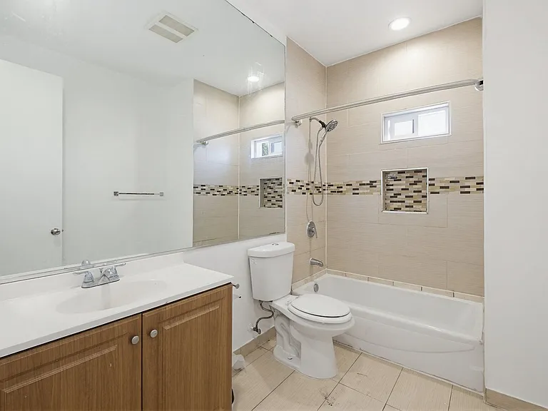 1050 W 57th St #1050.25 — Photo 26