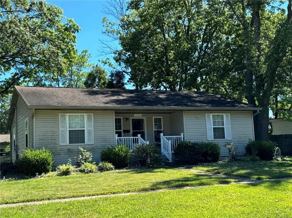 1730 Fairfax St, Carlyle, IL 62231
