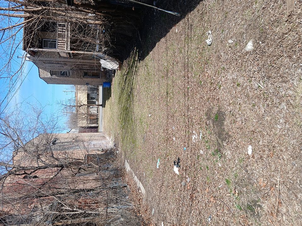 2nd image of 1405 E 75th St