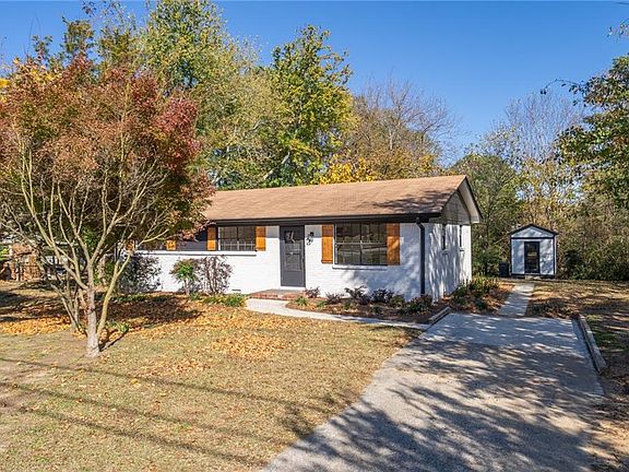 3rd image of 511 Lee Byrd Rd