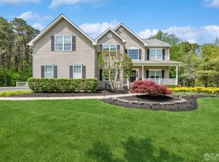 16 Palace Ct, Monroe Township, NJ 08831