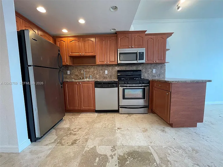 700 Biltmore Way #414 — Photo 3