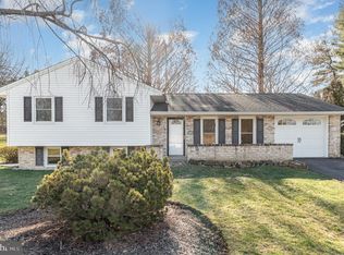 1314 Scenery Dr, Mechanicsburg, PA 17050