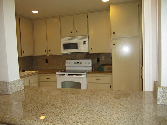 3rd image of 705 Woodside Ln E Unit 1
