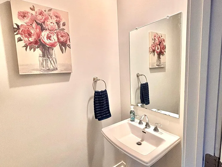 111 Four Leaf Dr — Photo 3