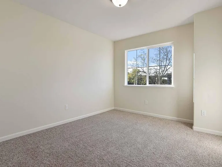 749 Ephesus Ave — Photo 11