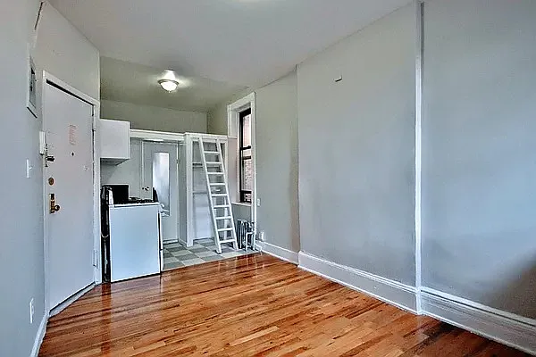 Rented by Bond New York | media 8