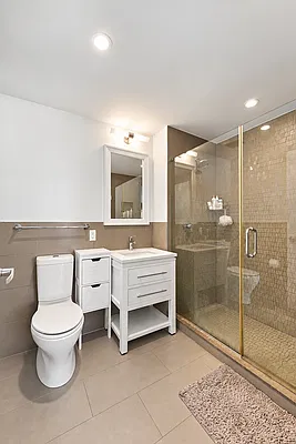 Bathroom, photo 1