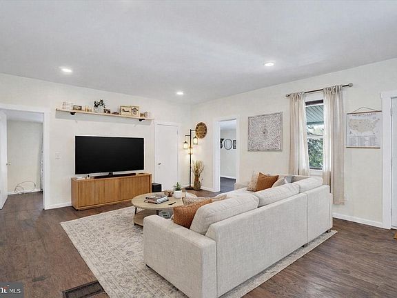 3rd image of 1635 Conewago Creek Rd