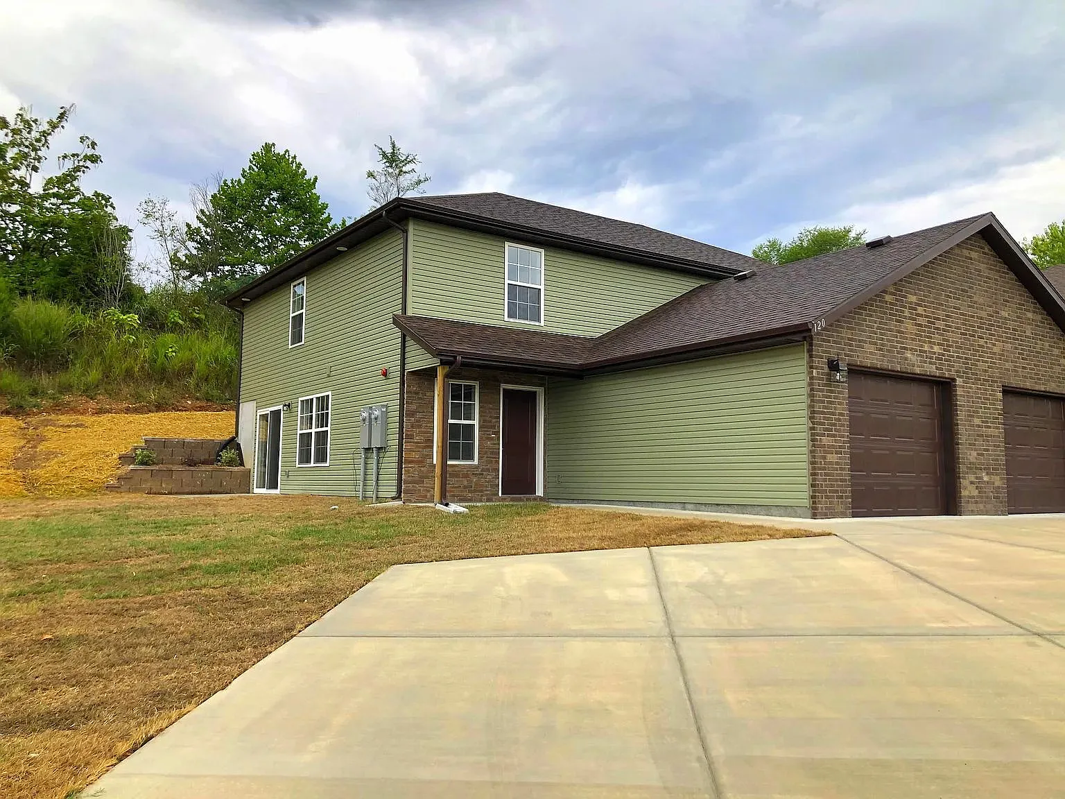 3 bed, 2.5 bath, $1,895 — Photo 2