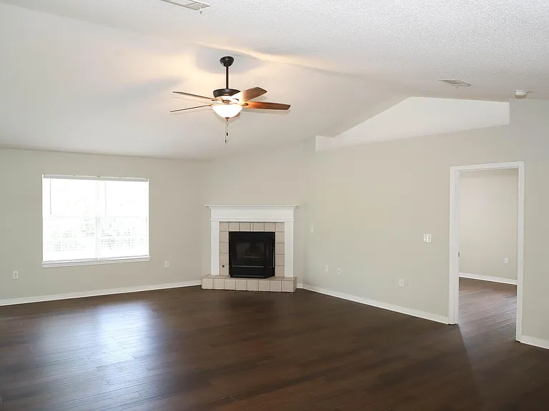 4892 Jaimee Leigh Dr — Photo 4