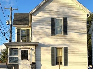 720 Pine St, Coshocton, OH 43812