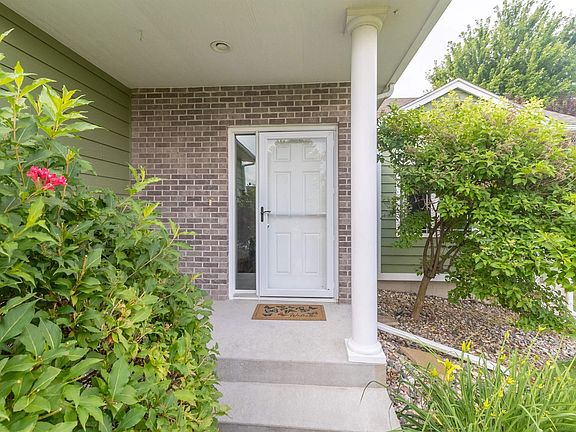 3rd image of 618 Prairie Blvd