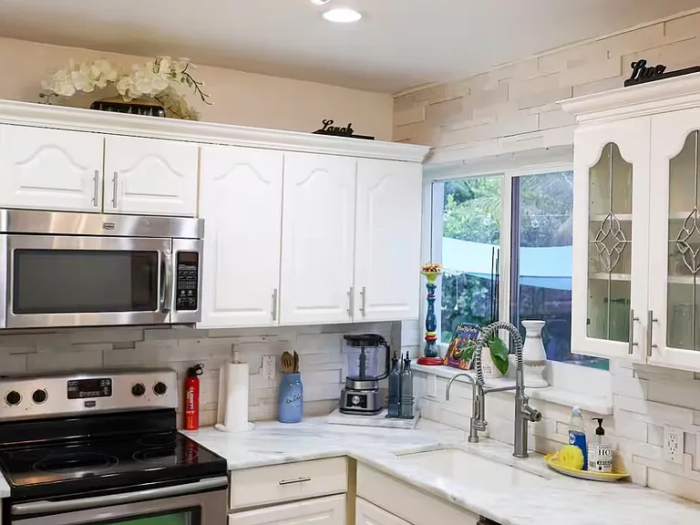 2462 Adams St — Photo 4