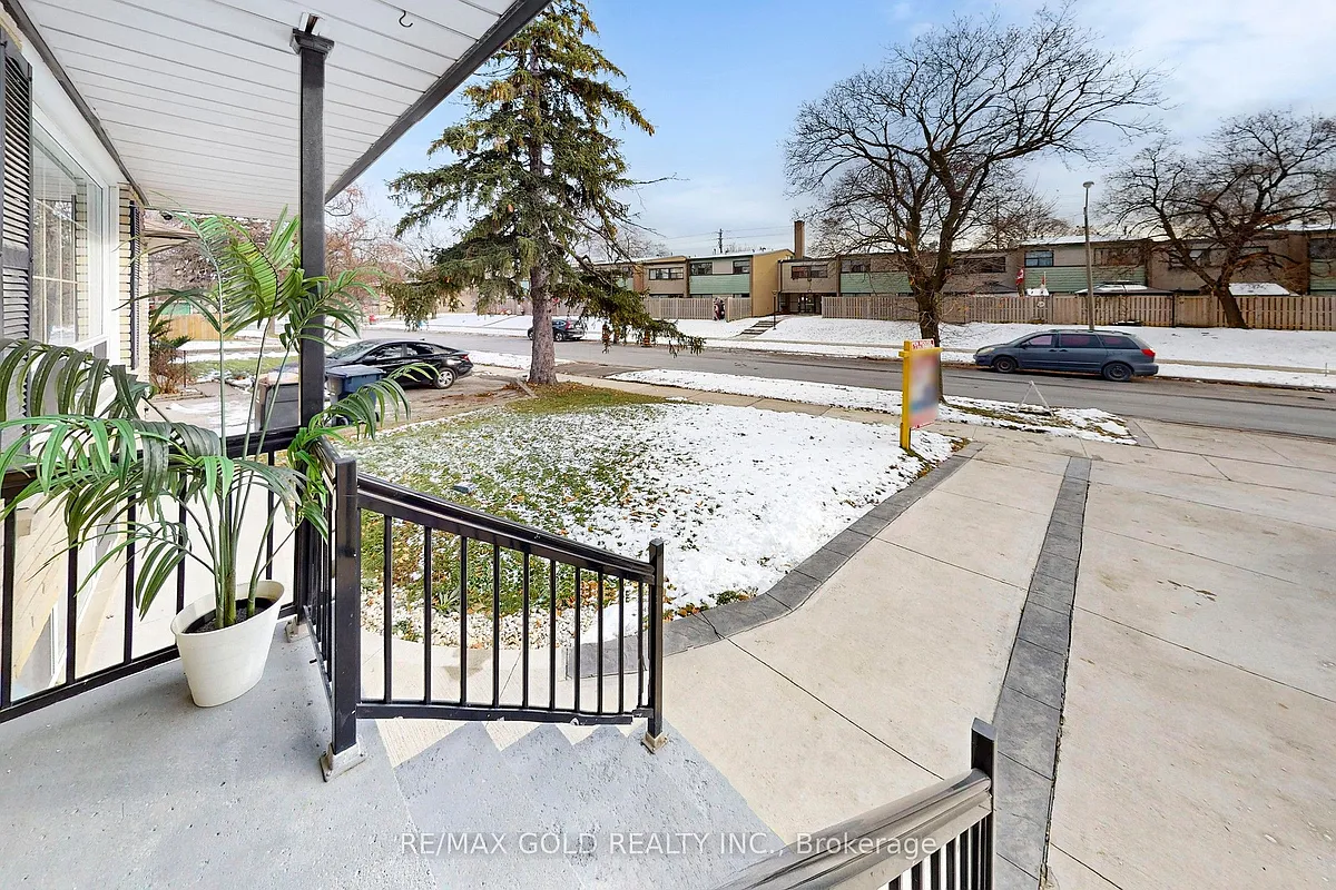 Building Photo - 189 Kingsview Blvd