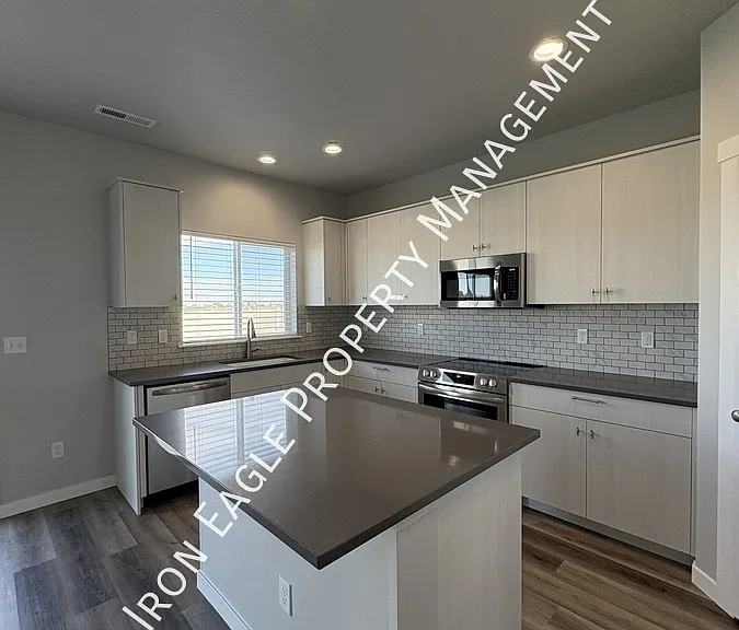 5667 S Memory Ave — Photo 7