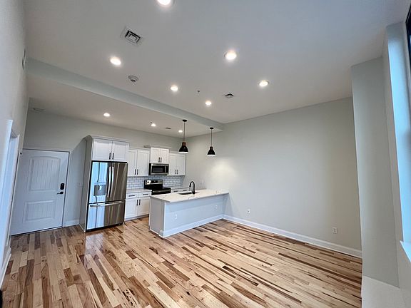 4th image of 409 Lackawanna Ave APT 803