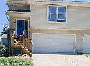 830 McGregor St, Bloomington, IL