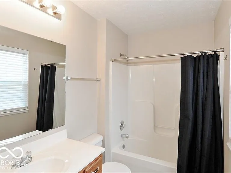 420 W Main St — Photo 38